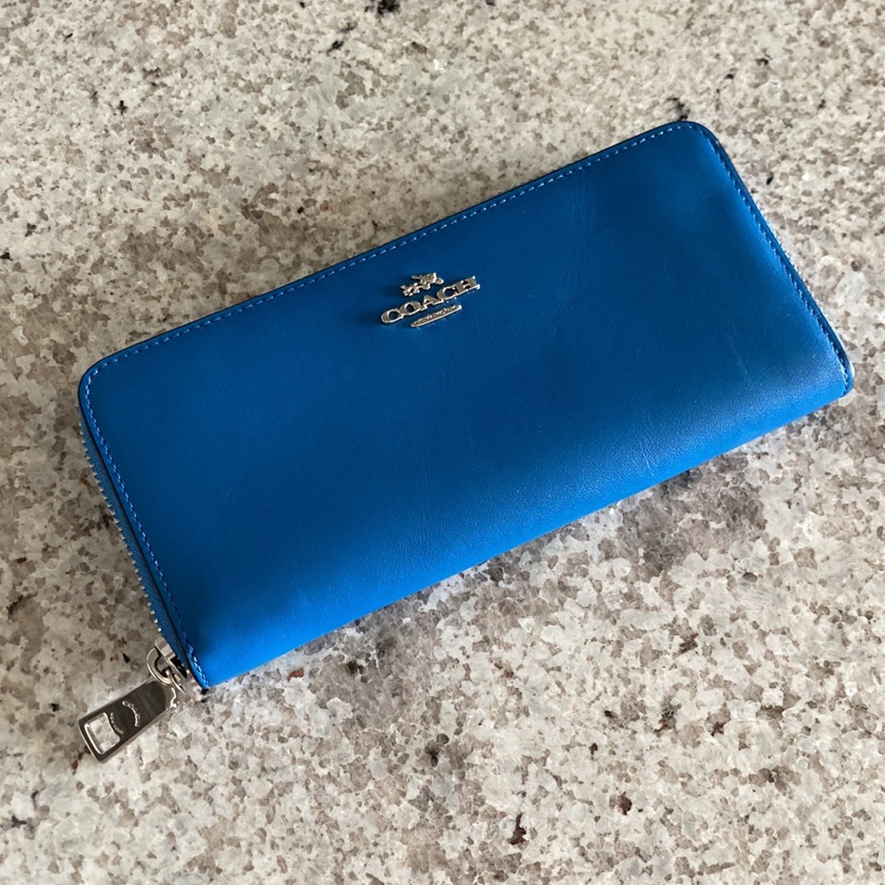 NWT COACH Accordion Zip Wallet Blue with Silver tone Accents - Picture 3 of 15